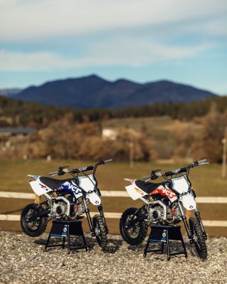 🏁 Začít správně? Jedině s YCF! Dvě motorky, jeden cíl – aby si děti zamilovaly jízdu od prvního rozjezdu 🔥 Ať už chceš...